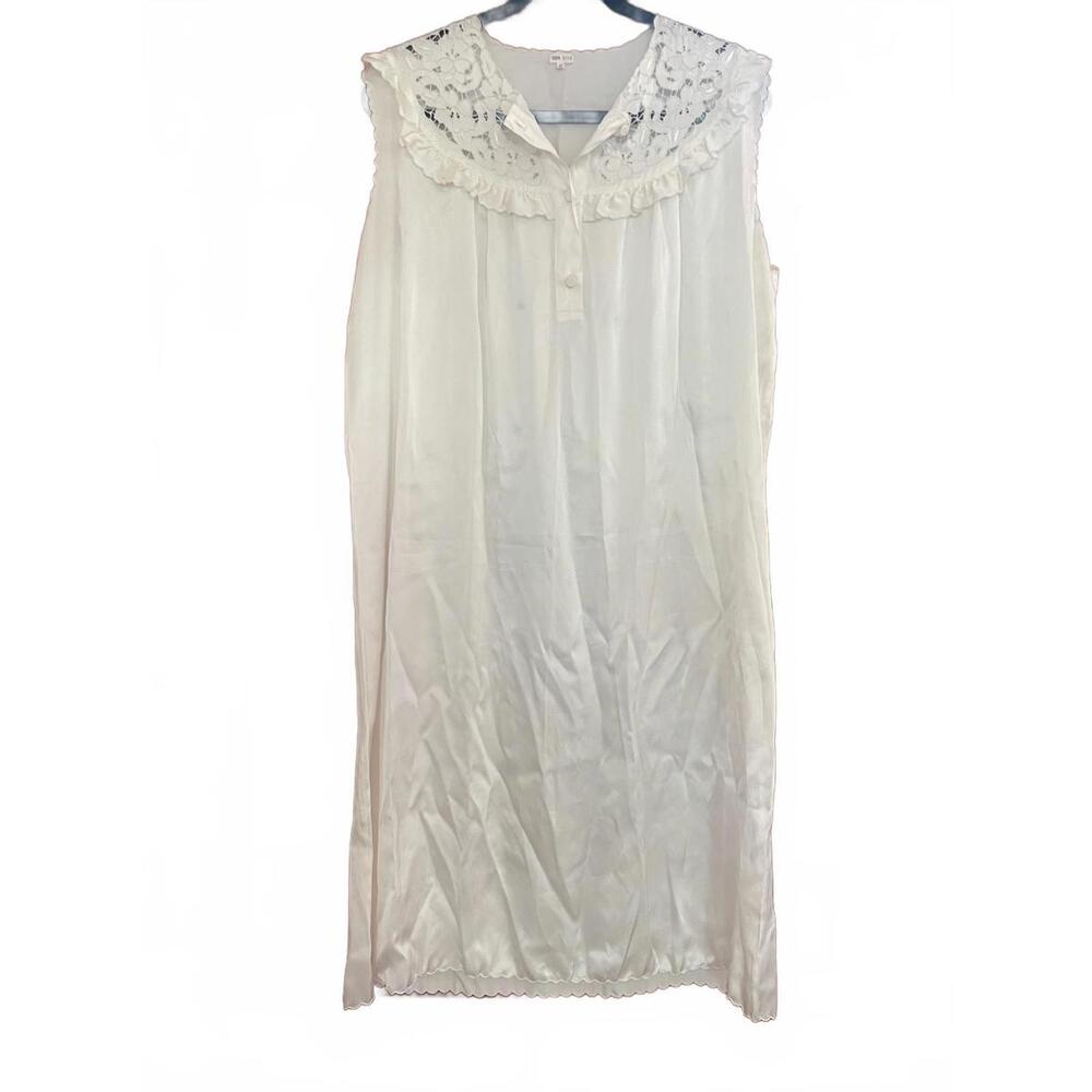 Vintage White SILK Women's Chemise with Lace Collar Size 42